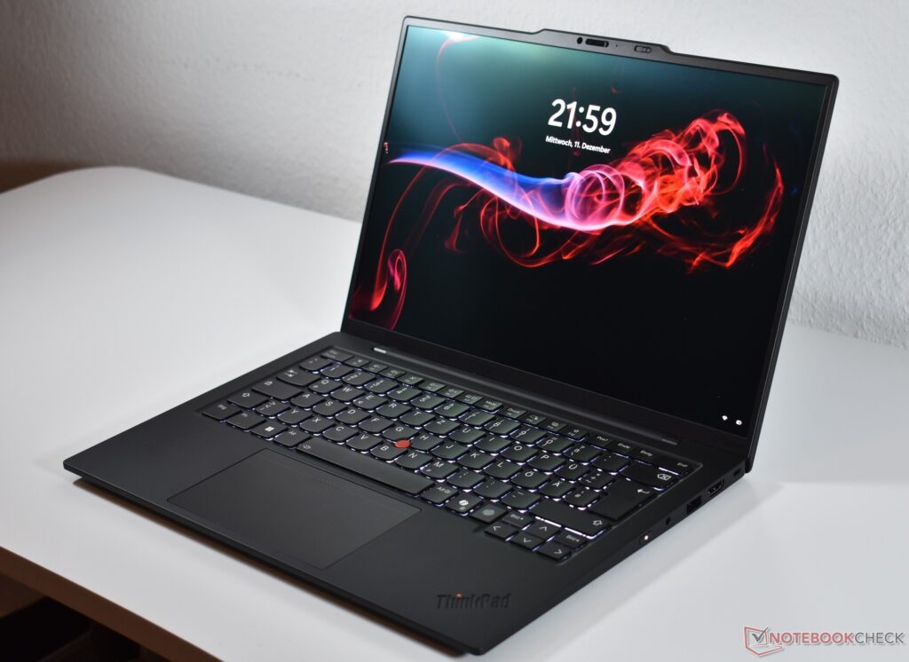 Mengintip Masa Depan Produktivitas: Review Mendalam Lenovo ThinkPad X1 Carbon Gen 13 2025