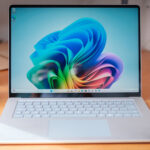 Menjelajahi Era Baru Produktivitas: Review Mendalam Microsoft Surface Laptop 7th Gen 2024