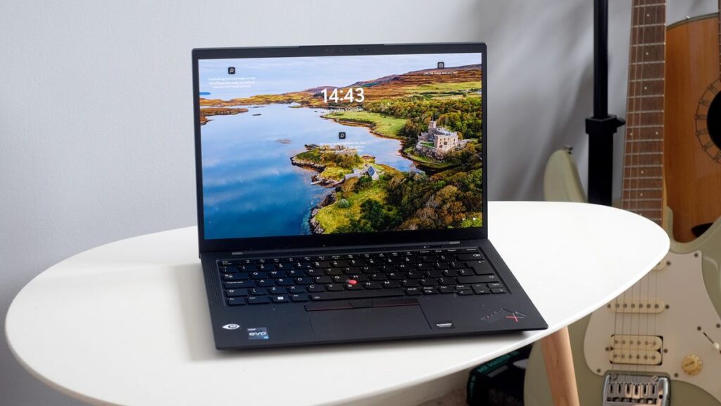 Petualangan Produktivitas Bersama Lenovo ThinkPad X1 Carbon Gen 10 SE 2022: Sebuah Review Mendalam dan Personal