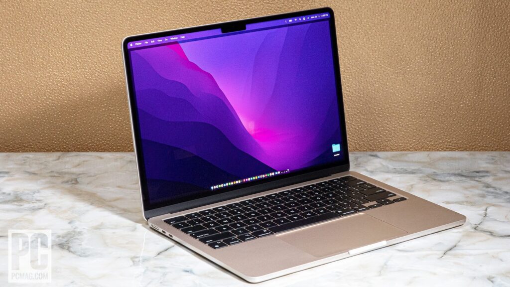 Review Mendalam MacBook Air M2 2022: Sang Legenda Ultraportable yang Berevolusi?