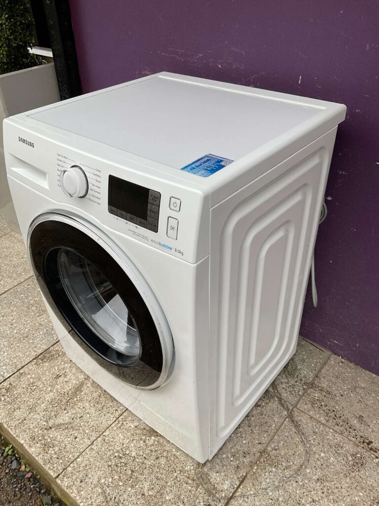 Review Mendalam Samsung EcoBubble WW75T754DBH: Lebih dari Sekadar Mesin Cuci Biasa?